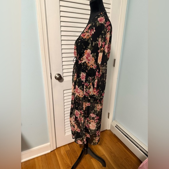 American Eagle Black Floral Duster. Size M. - Picture 2 of 6
